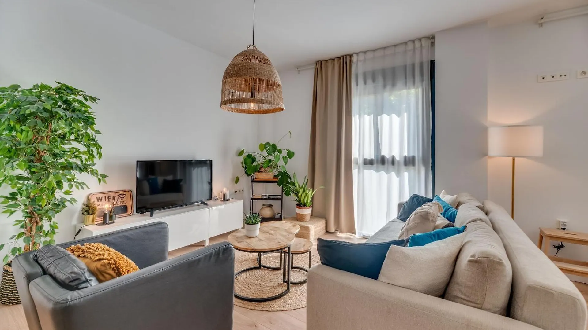 Urban Chic Loft Malaga City Center Apartment